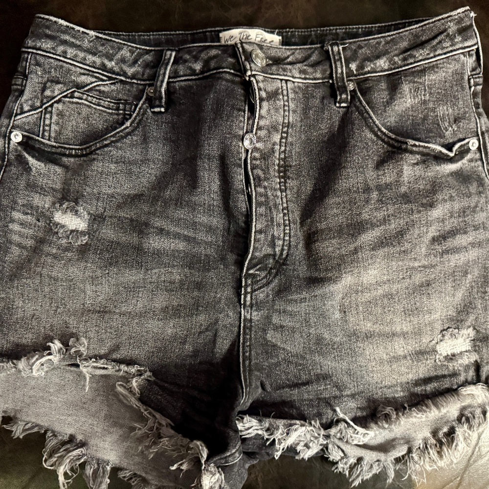 We The Free Black Wash Distressed Denim Cutoff Button-Fly Shorts Crvy 33